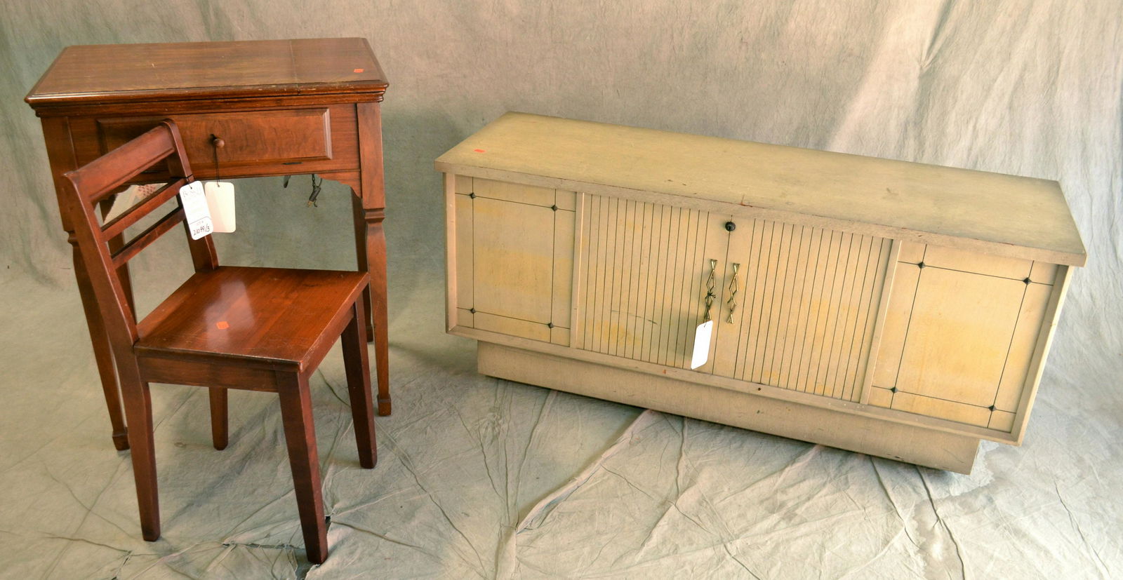 Lane cedar chest, sewing machine, child's chair (1 of 1)