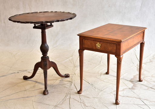 Baker Walnut Queen Anne Style One Drawer Side Table Baker Walnut Queen Anne Style One Drawer Side Table