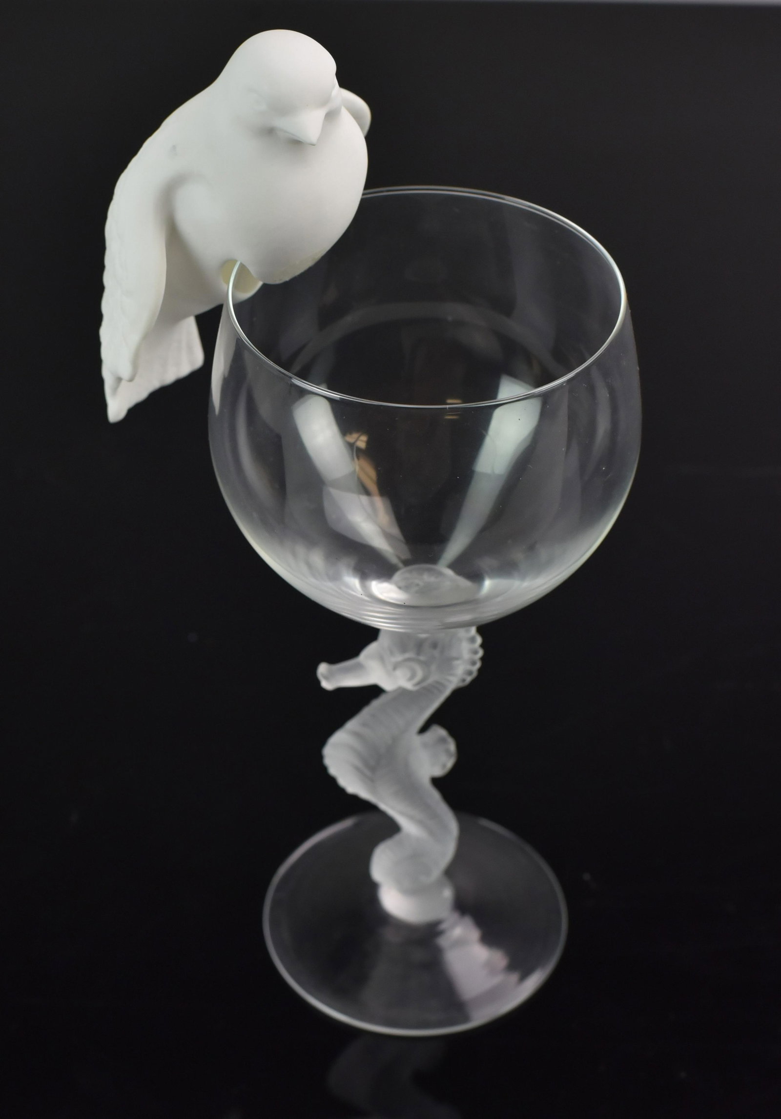 (10) Bayel Seahorse Stem Glass Goblets: (10) Bayel Crystal Frosted Seahorse Stem Glasses Wine Water Goblet (7 1/2" h), (6) Porcelain Birds Which Sit on Wine Glasses