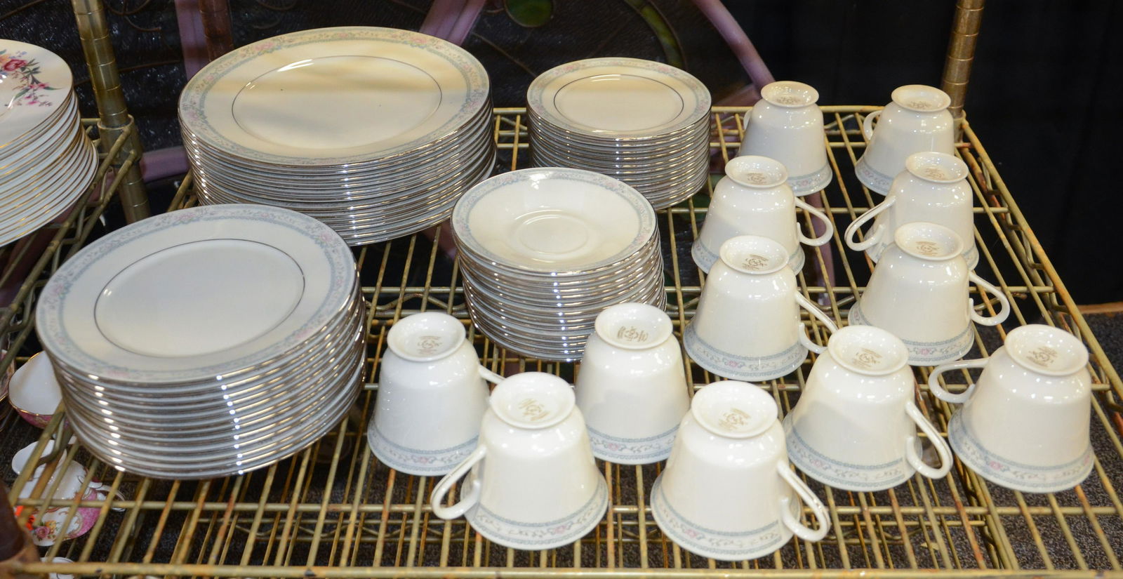 (60) Piece Lenox Charleston Dinnerware (1 of 2)