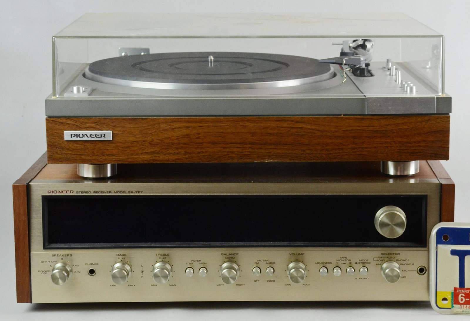 Pioneer Receiver and Turntable: Vintage Pioneer Stereo Receiver Model SX-727, Pioneer PL-1170 Turntable (Missing Cartridge)