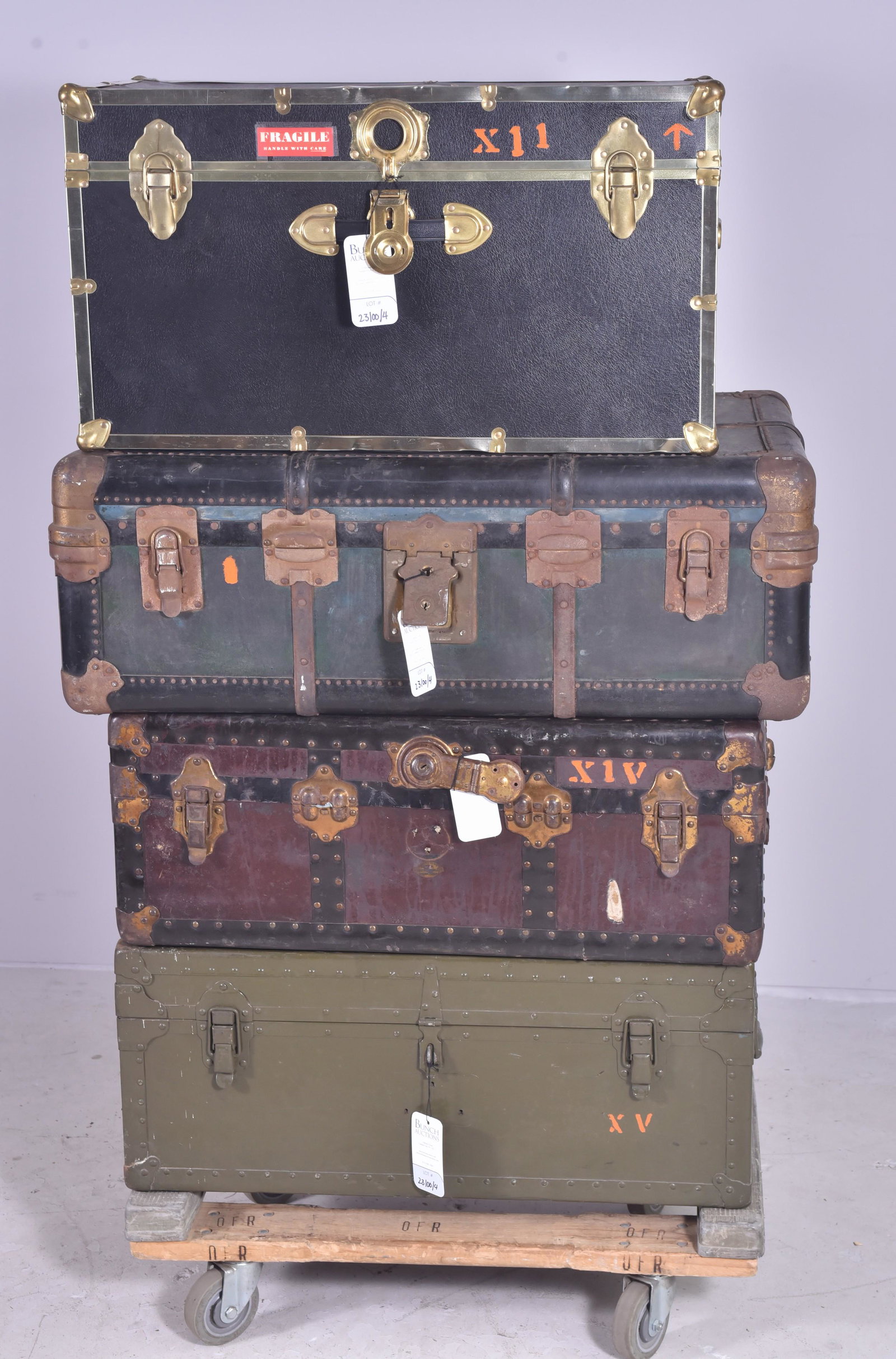 (4) Storage trunks: (4) Storage trunks, 30" w x 15-1/2" d, some with damaged locks