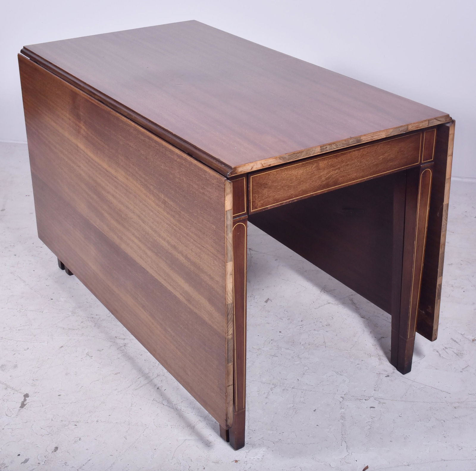 Brandt Hepplewhite style mahogany inlaid drop leaf: Brandt Hepplewhite style mahogany inlaid drop leaf table, 29" w X 25" d X 46" h