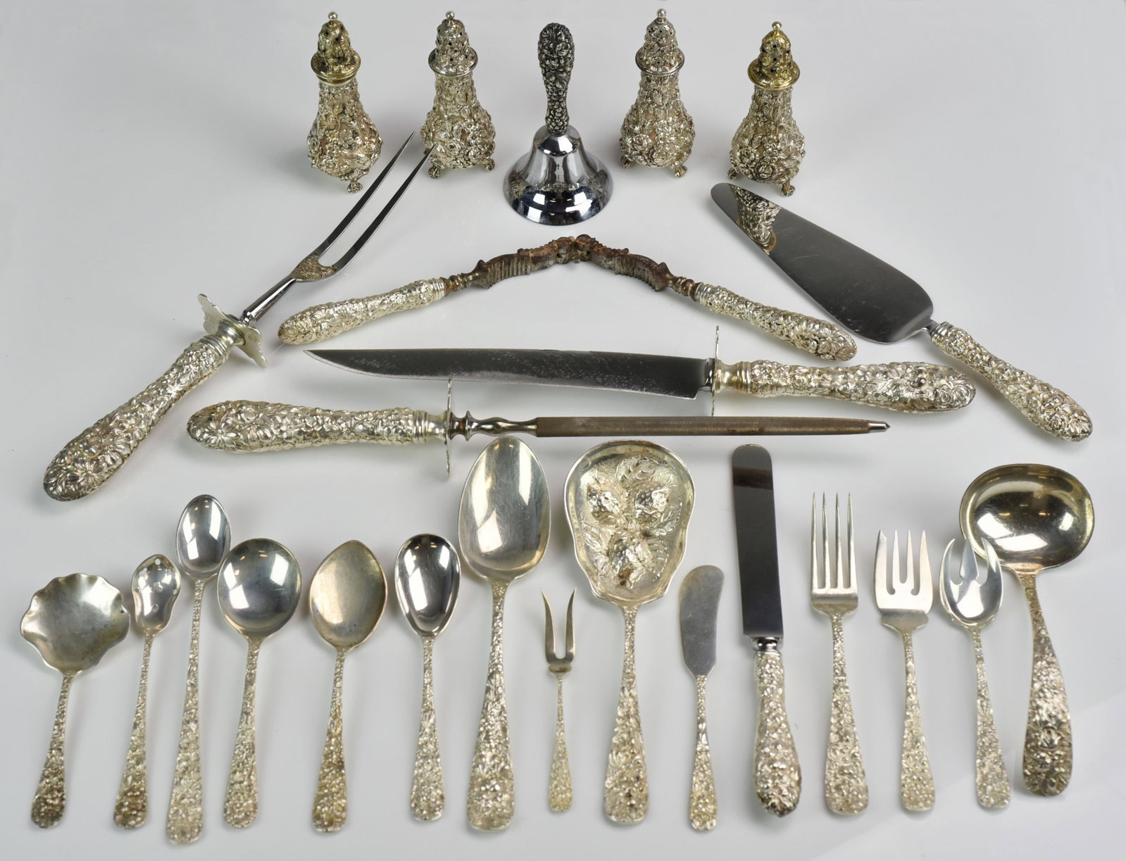 (122) Pcs Stieff Rose Sterling Flatware: (122) Pcs Stieff Rose pattern sterling silver flatware, 140.685 TO, c/o 12 HH dinner knives, 17 butter knives, 12 dinner forks, 12 salad forks, 13 ice cream forks, 21 teaspoons, 1 soup spoon, 12 iced 