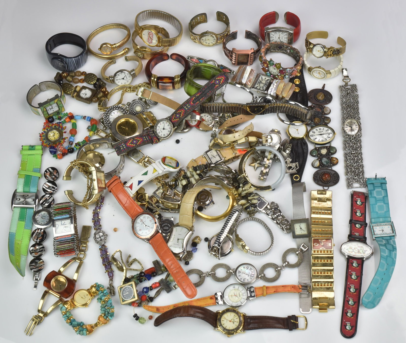 Lot of Watches: Lot of Watches Including: Seiko, Eikon, Annibel, Vernier, Geneva, Chico's, Chateau, Joan Rivers, Timex, Appear, Carriage, Embassy, Pierre Nicol, Kristine, Lorus Minnie Mouse, Legacy, Candie's, Vivani,