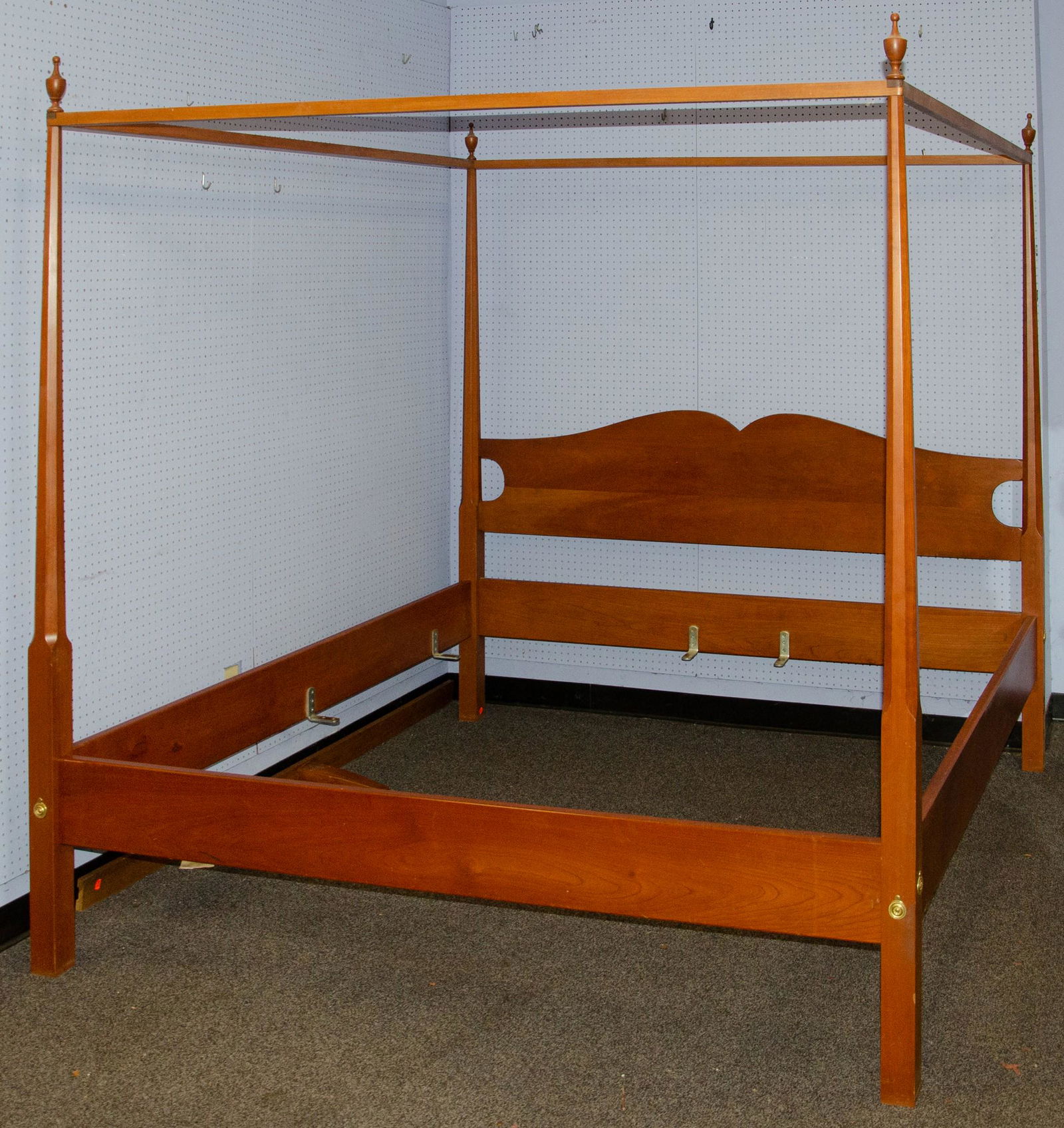 Cherry pencil post king size 4 poster bed, 84" h: Cherry pencil post king size size 4 poster bed, flat canopy, 79-1/2" w, 81-1/2" l, 84" h