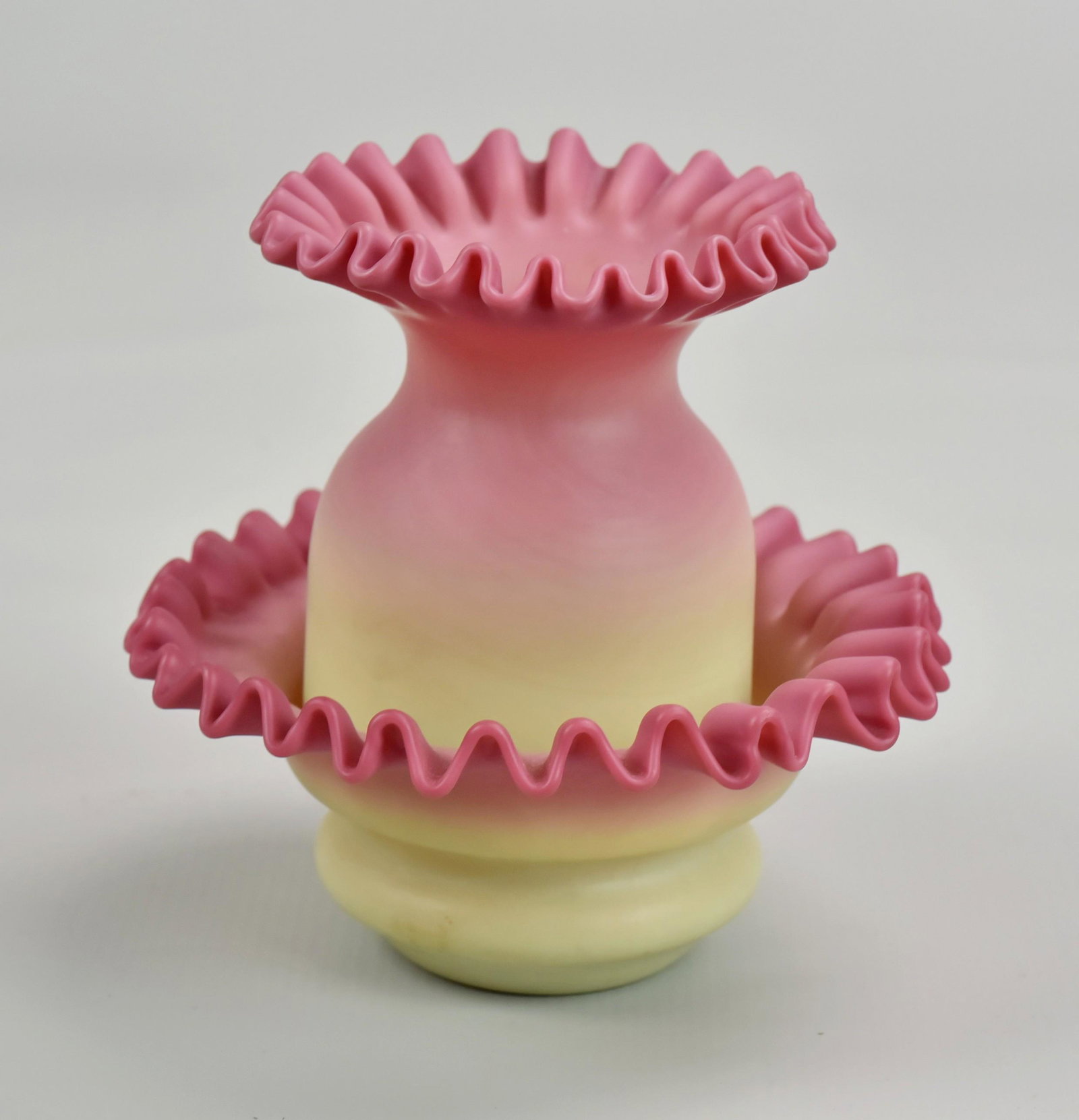 Pink and Yellow Ruffled Burmese Fairy Lamp: Pink and Yellow Ruffled Burmese Fairy Lamp (5-1/2" dia x 5-1/2" h)