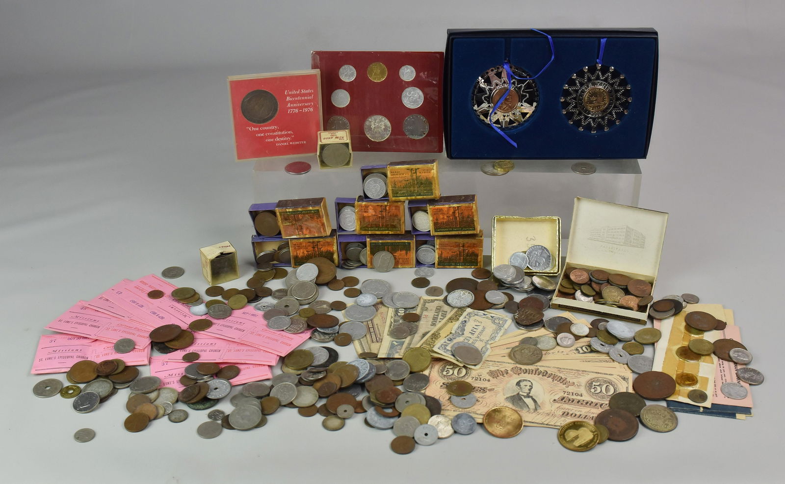 (500) Foreign Coins & Currency (1 of 1)