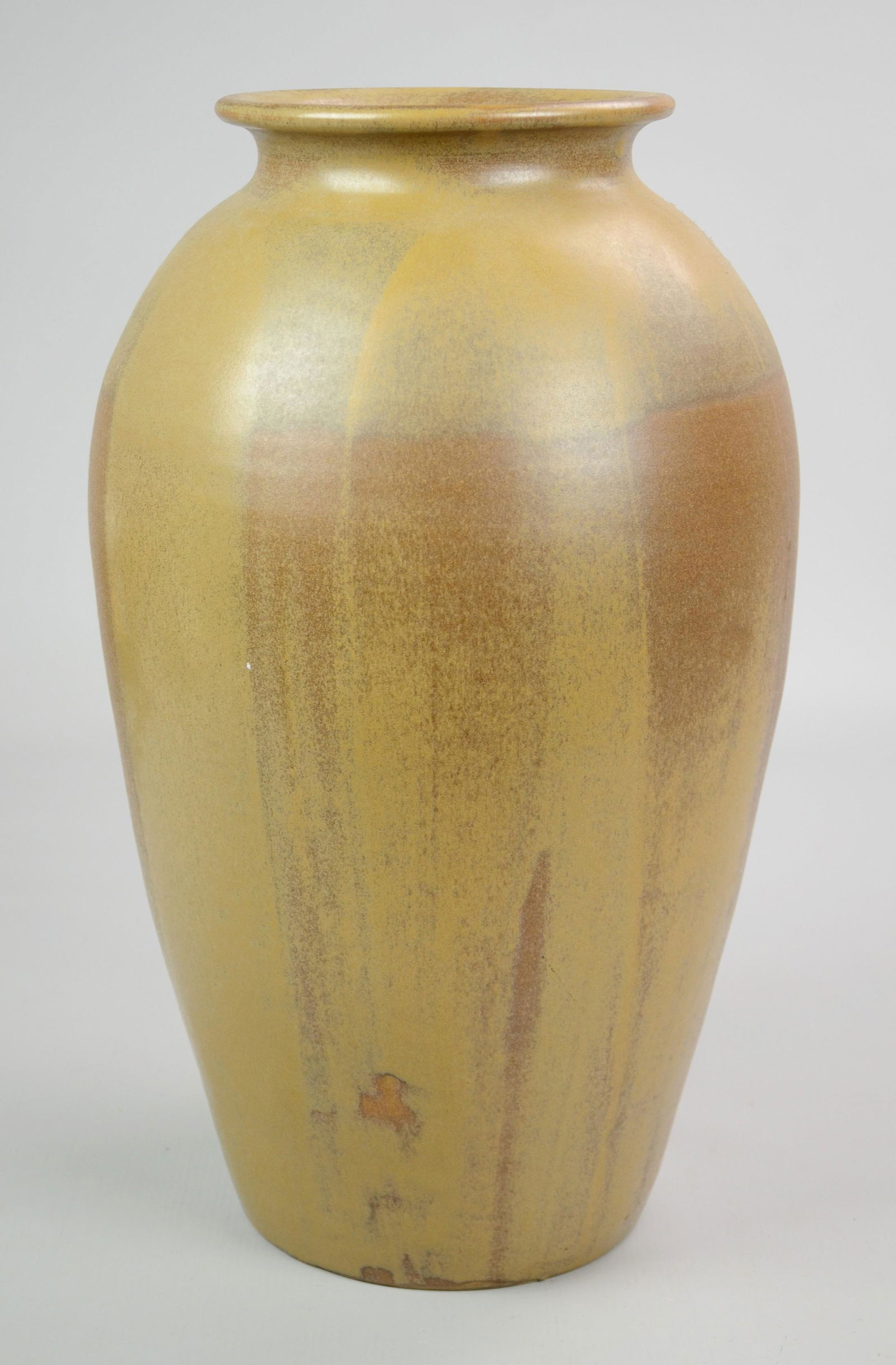 W.J Gordy Oversized Vase (1 of 2)