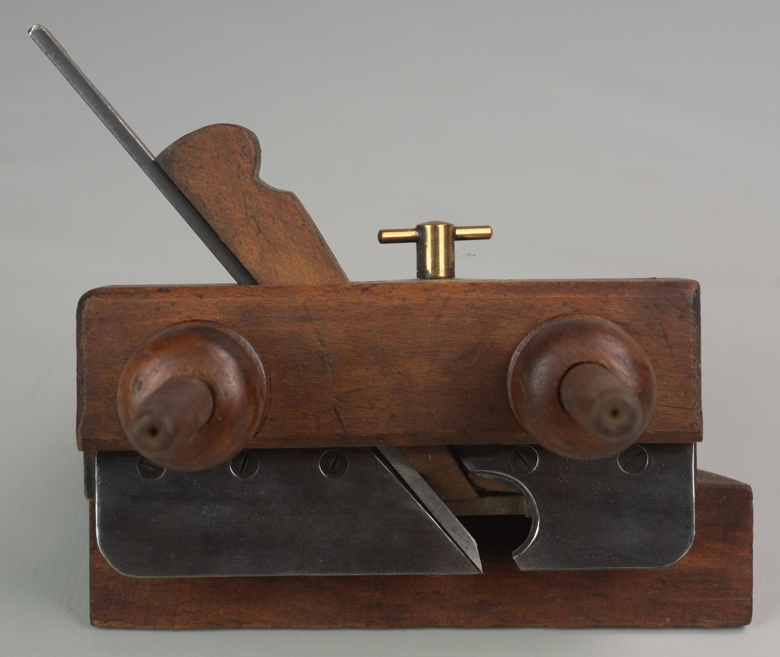 Wood Plough Plane Molder: Wood Plough plane molder, brass fittings, 8-3/4" x 10-1/2"