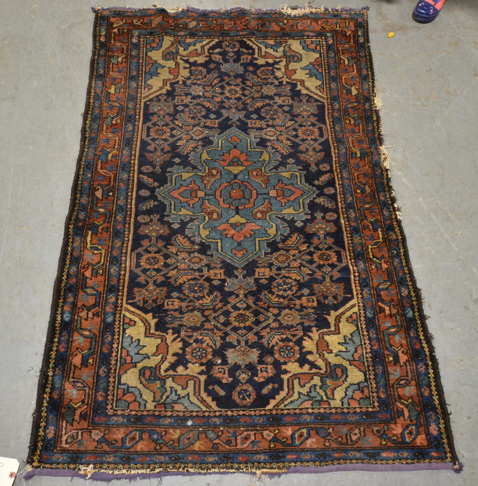 3'4" x 5'1" Kurdish throw rug, wear and end loss: 3'4" x 5'1" Kurdish throw rug, wear and end loss