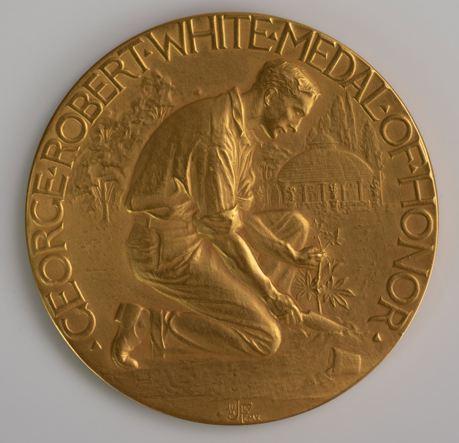 999 Fine Gold 1961 MA Hort Society Medal 146.7 dwt: 999 Fine Gold 1961 Massachusetts Horticultural Society George Robert White Medal of Honor, Medallic Art Co, NY, awarded to John C Wister, 146.7 dwt
