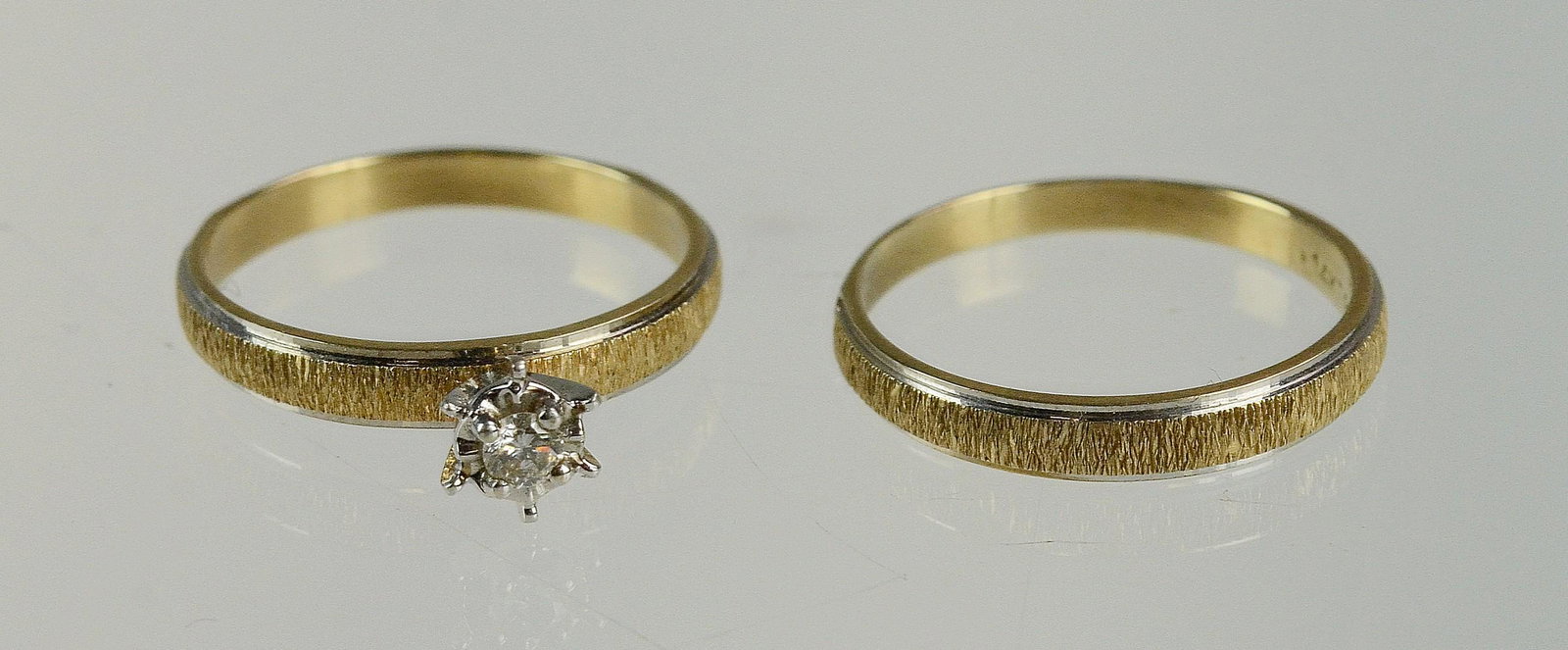 (1) 2PC 14K Vintage solitaire wedding Ring Set: (1) 14K (2) pc vintage two tone YG/WG wedding ring set solitaire ring with (1) diamond ( 2.7mm ) 2.6dwt Ring size: 6.5