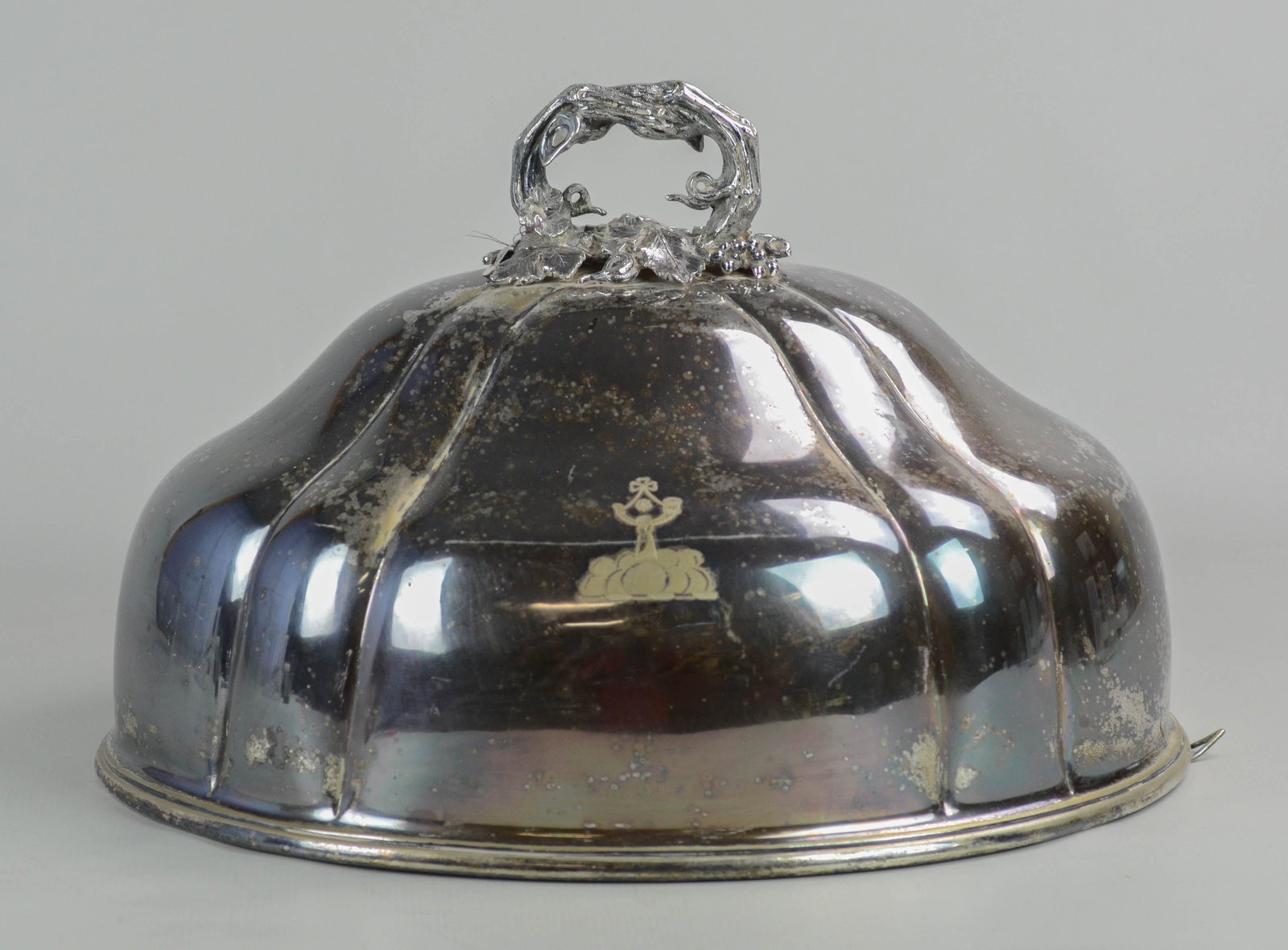 Unmarked plated silver roast cover, ornate handle: Unmarked plated silver roast cover, ornate handle, coats of arms engraving, 18" x 14", 11" high