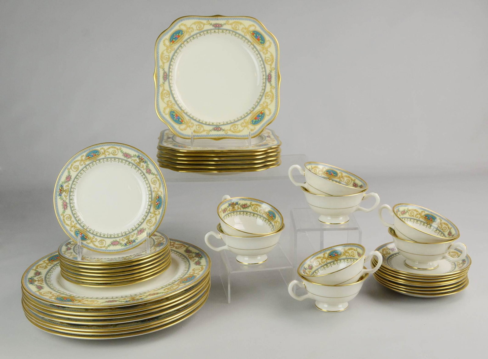 (40) Pcs Lenox Harwood Dinnerware: (40) Pcs Lenox porcelain dinnerware, Harwood pattern, c/o 7 dinner plates, 7 salad plates, 8 B&B plates, 8 teacups, 8 saucers