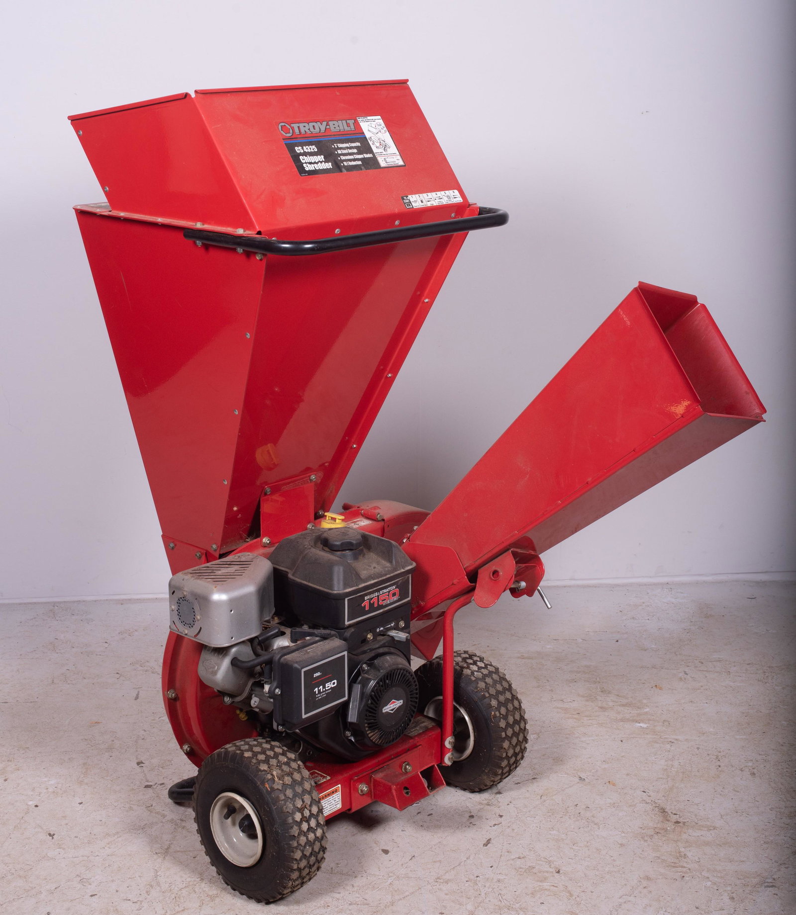 TroyBilt CS4325 shredder/chipper: TroyBilt CS4325 shredder/chipper, Briggs and Stratton 1150 engine, 3" chipping capacity