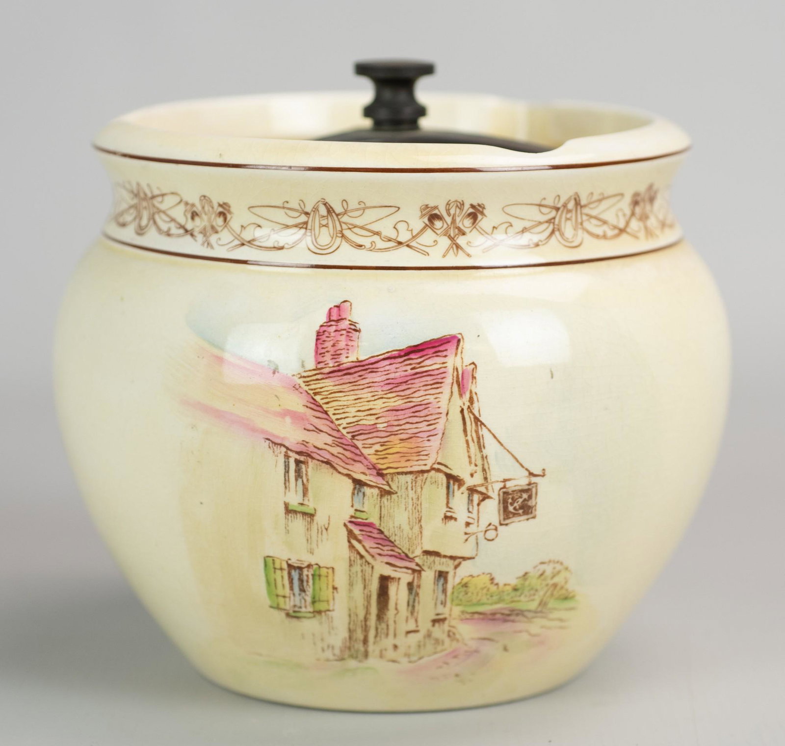 Royal Winton Porcelain Humidor: Royal Winton porcelain humidor, hunt scene decoration, hunt scene decoration, 5-1/2" h x 6" dia, overall crazing, no chips or cracks