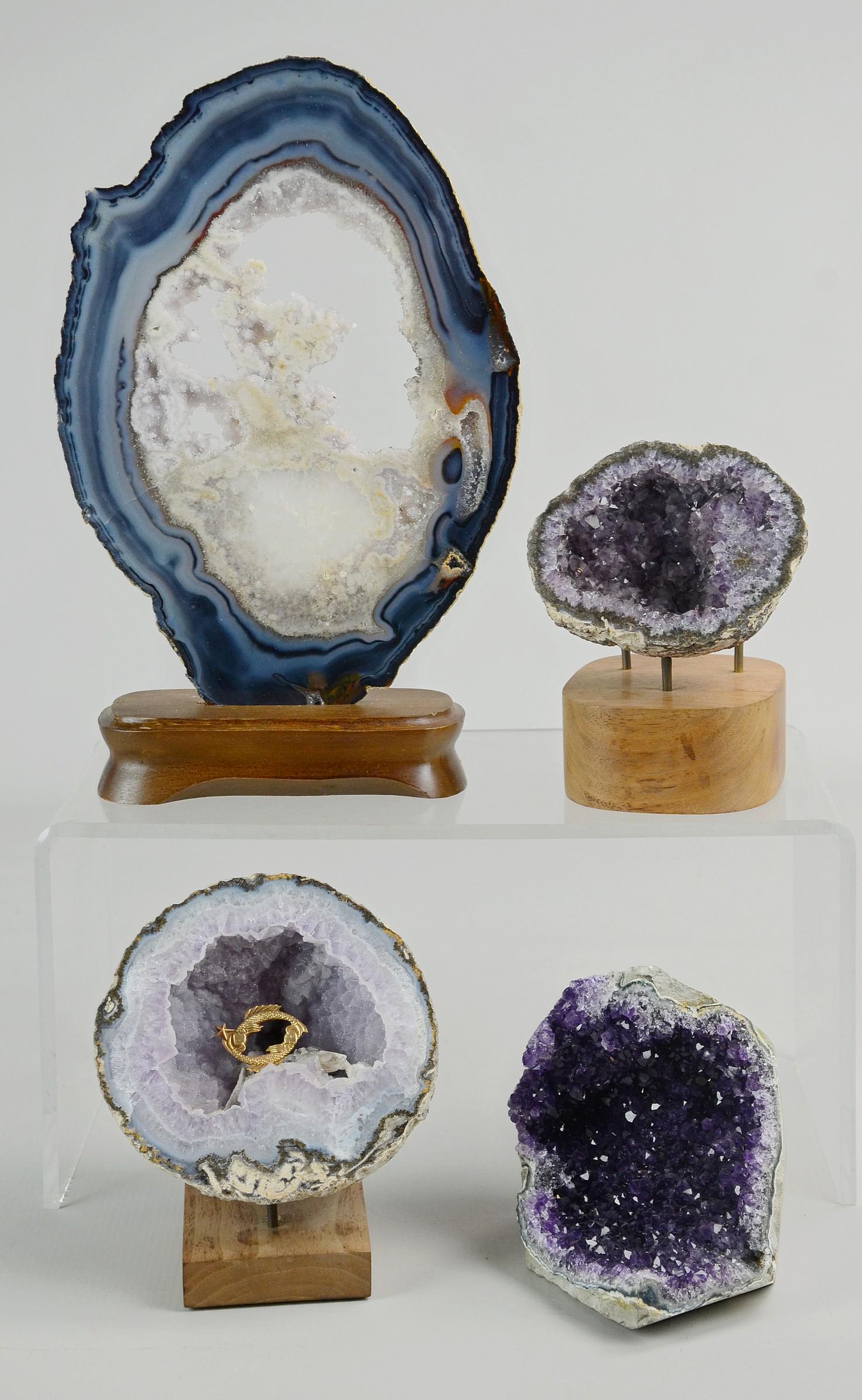 (3) Amethysts, Agate Slab: (4) Pcs c/o (3) Amethyst and (1) Agate slab, largest 10" x 7-1/2"