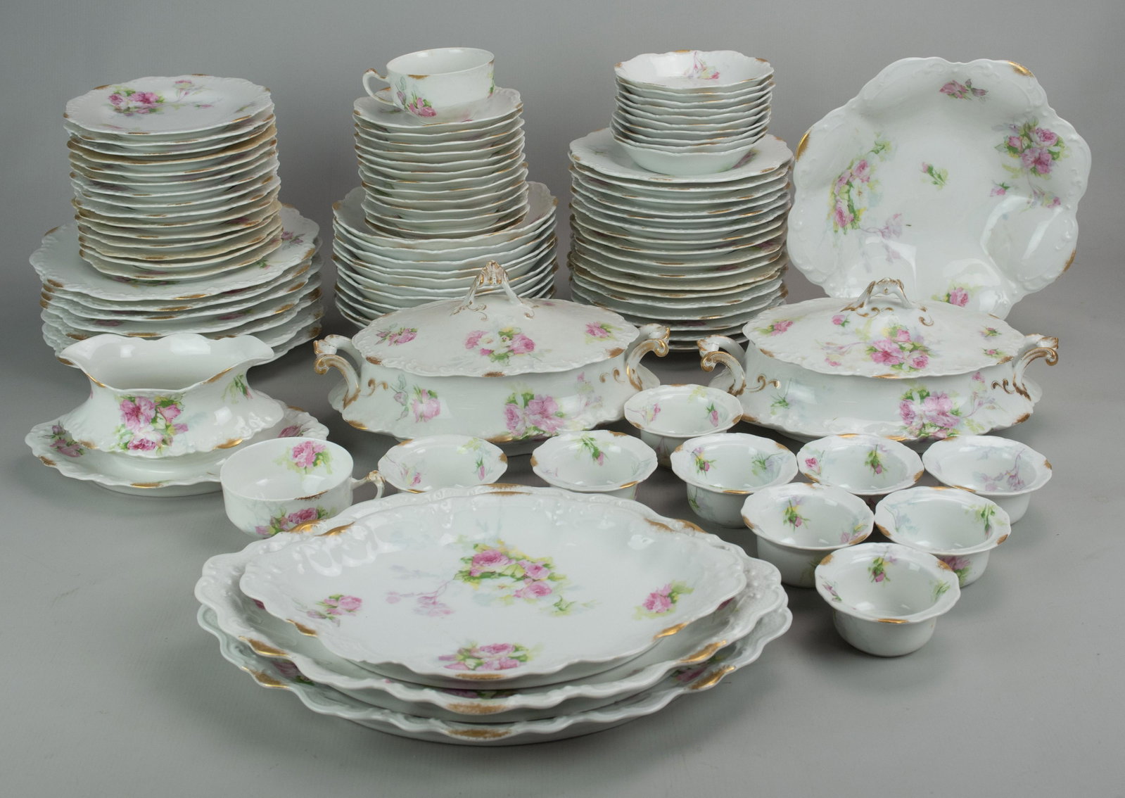 (91) Pcs A. Lanternier Limoges Dinnerware: (91) Pcs A. Lanternier Limoges dinnerware c/o (7) dinner plates, 9-1/2", (17) salad plates, 7-1/2", (15) b + b plates, 6-1/2", (10) fruit bowls, (11) soup bowls, (2) teacups, (13) saucers, (1) sauce b