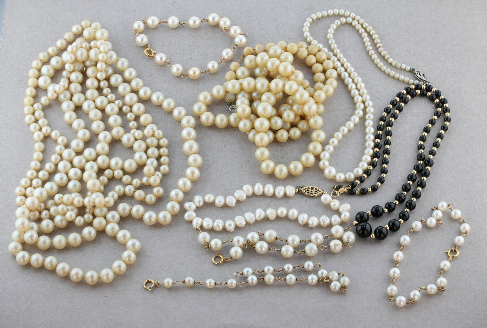 Lot of Pearl Necklaces and Bracelets (1 of 1)