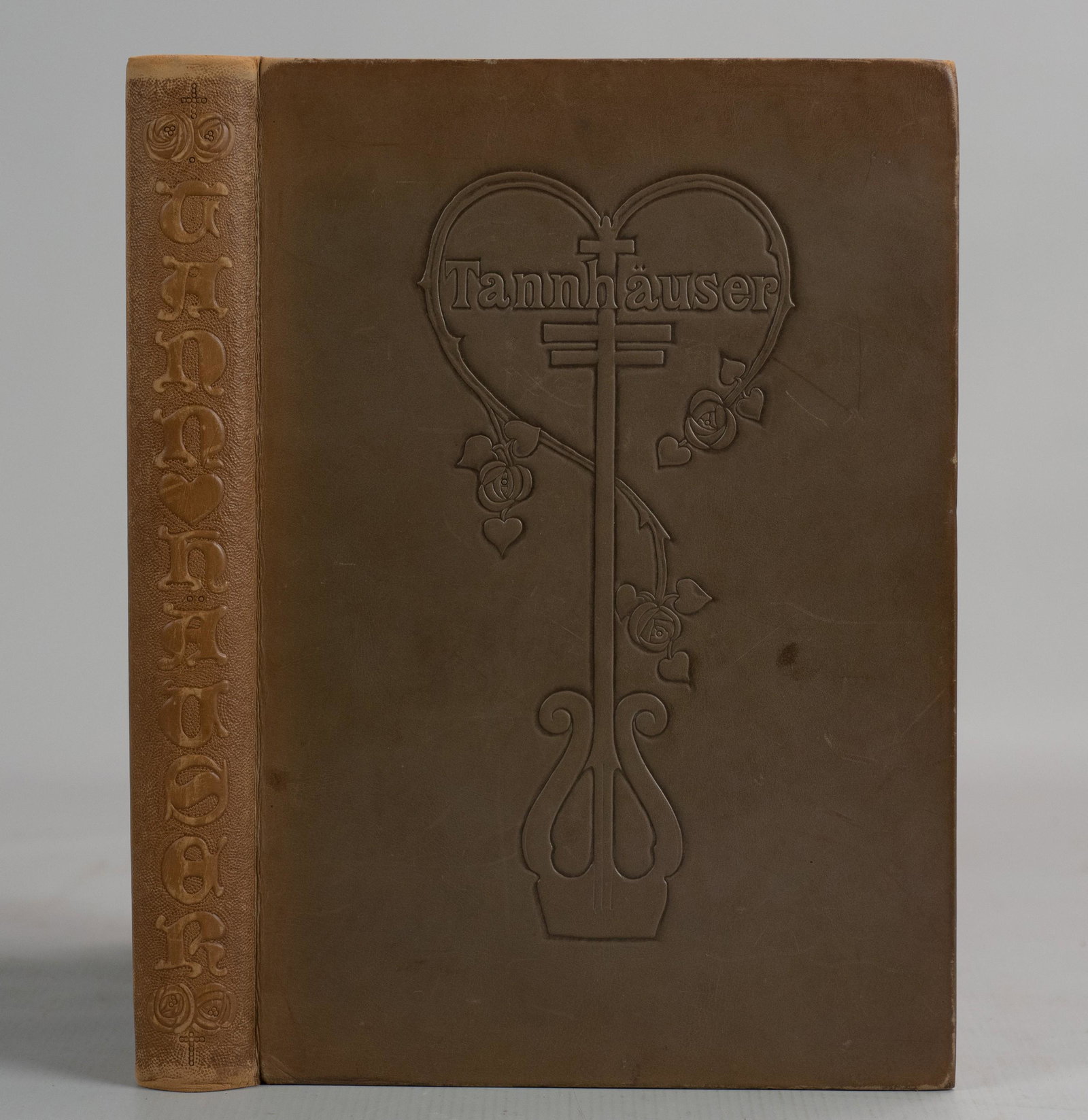 Signed Willy Pogany "Tannhauser" 1911, Ed 525: Richard Wagner "Tannhauser" (G.G. Harrap, London 1911); One of 525 - Illustrated by Willy Pogany - 4to - calf binding, signed by Pogany
