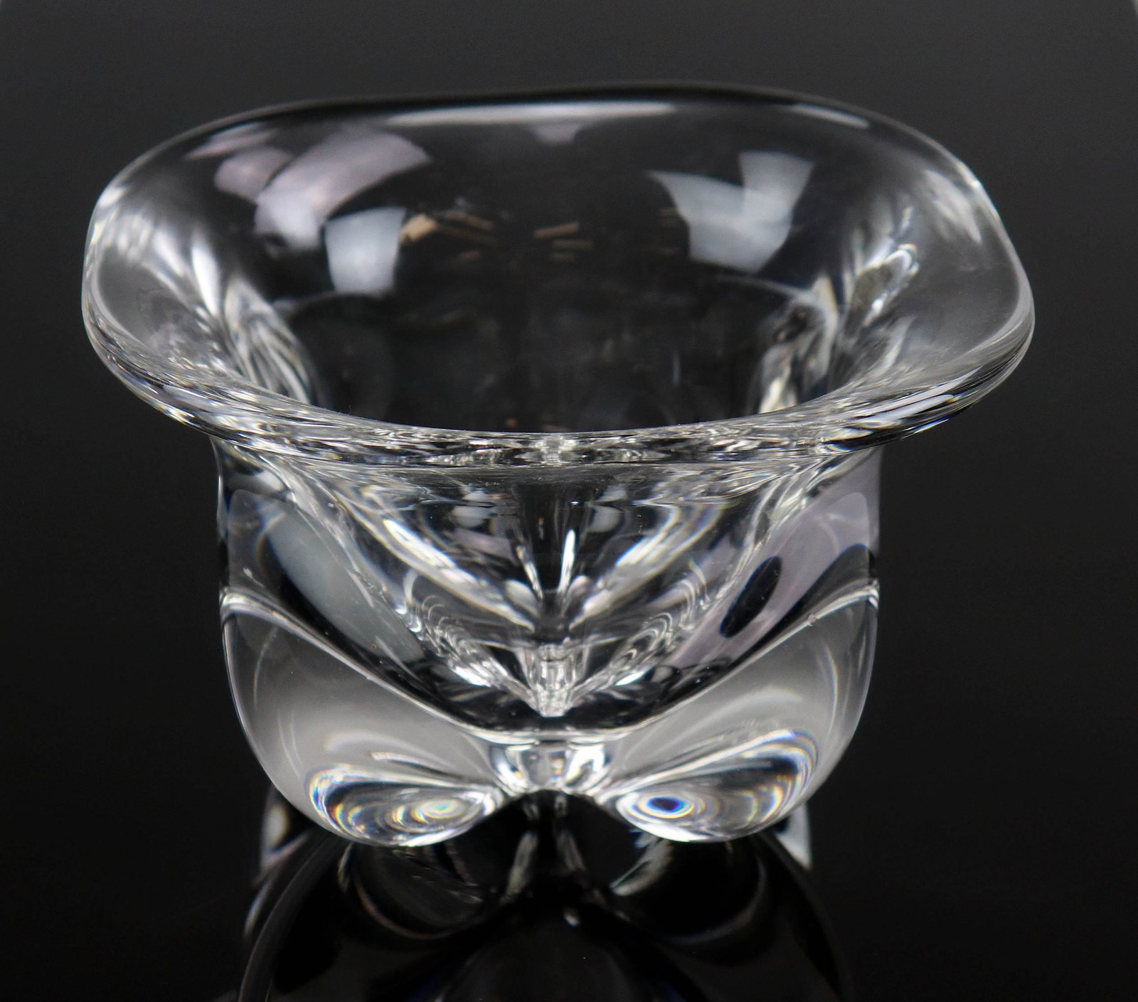Steuben Style Bowl: Steuben style bowl on pinched 4-foot base, unsigned with some scuffing. 6"x3-5/8"