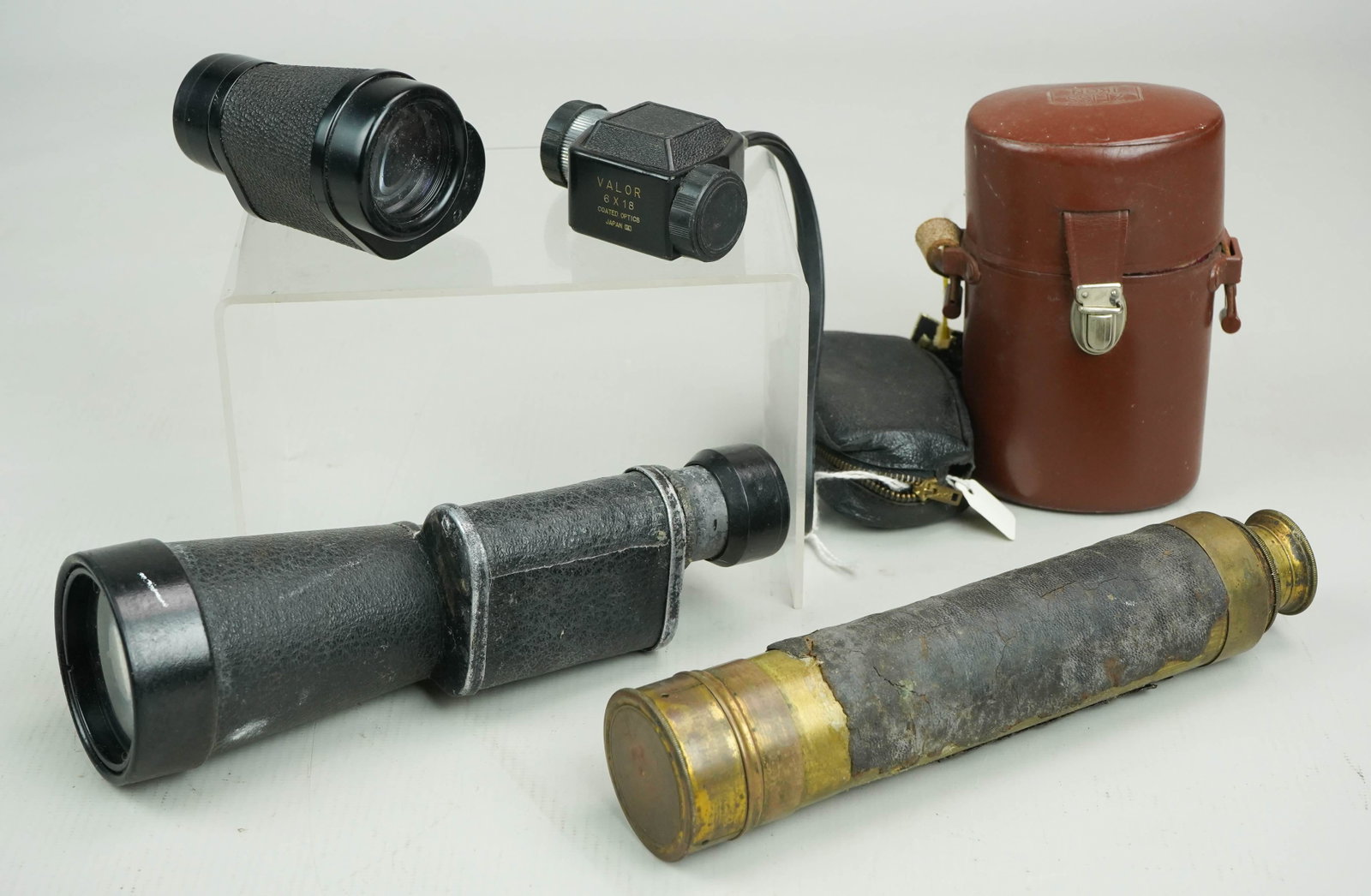 (3) Monoculars & Telescope: (3) Monoculars, c/o 12x prismascope, Carl Zeiss 8 x 30B 538623, Valor 6 x 18, and brass telescope (considerable wear to leather covering