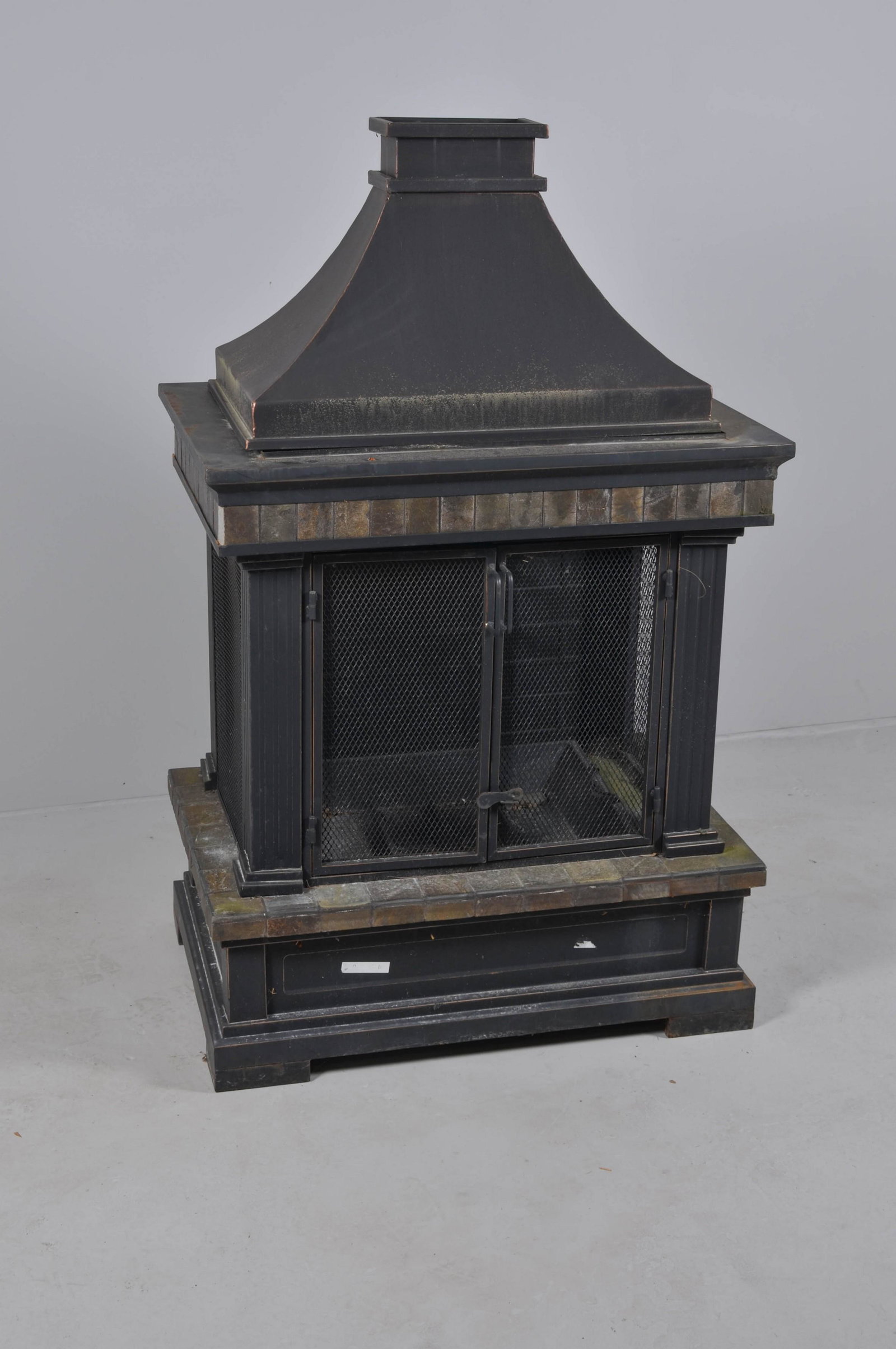 Cast Aluminum Outdoor Fireplace: Cast Aluminum Outdoor Fireplace, faux stone banding, 59" h x 36" w