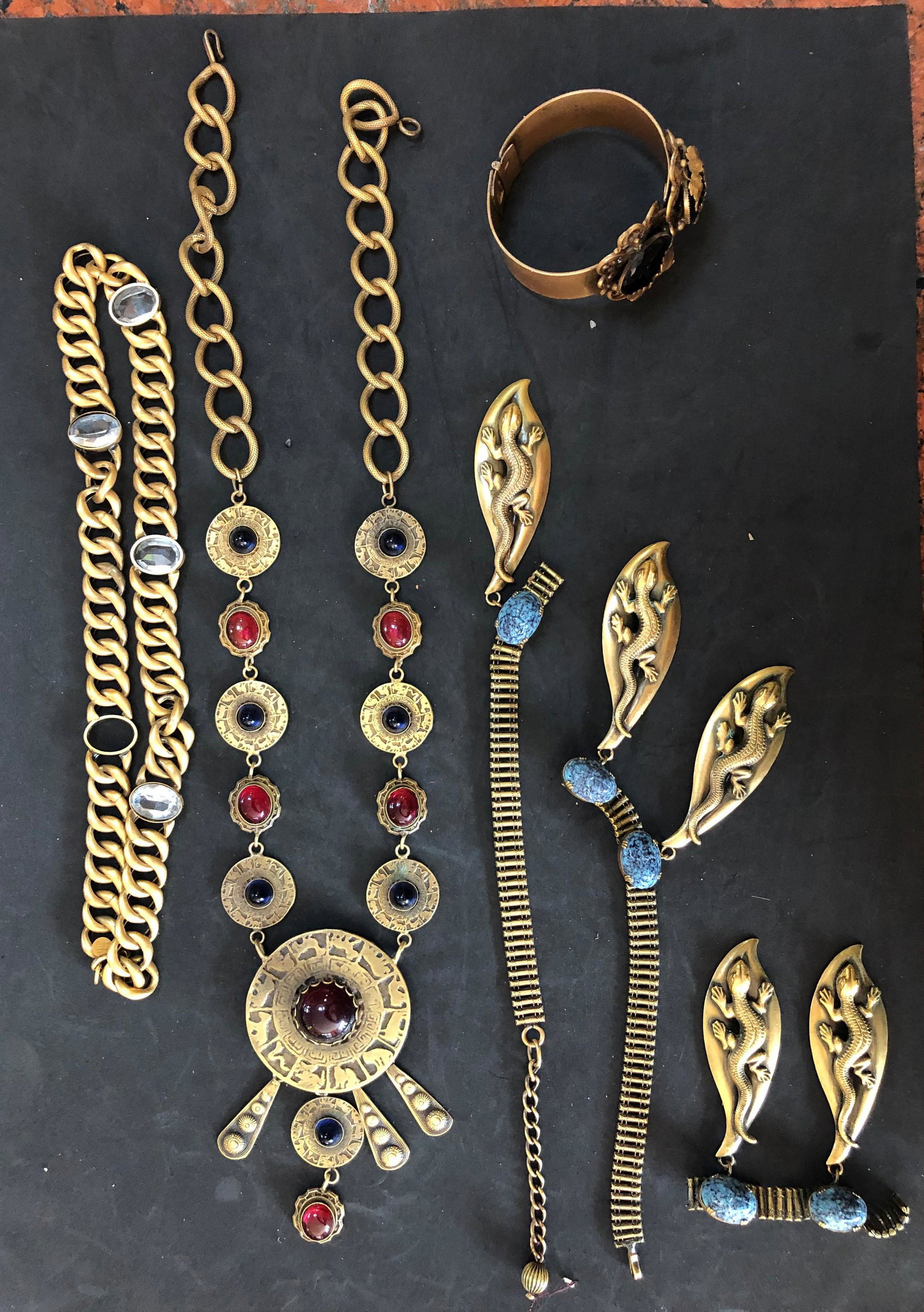 (4) Pcs Joseff Hollywood Jewelry: (4) Pcs Joseff Hollywood Jewelry, needing repair, 3 necklaces. bracelet, cuff bracelet missing leaves. Chain necklace missing stone. Tassel necklace missing tassel. Lizard piece broken.