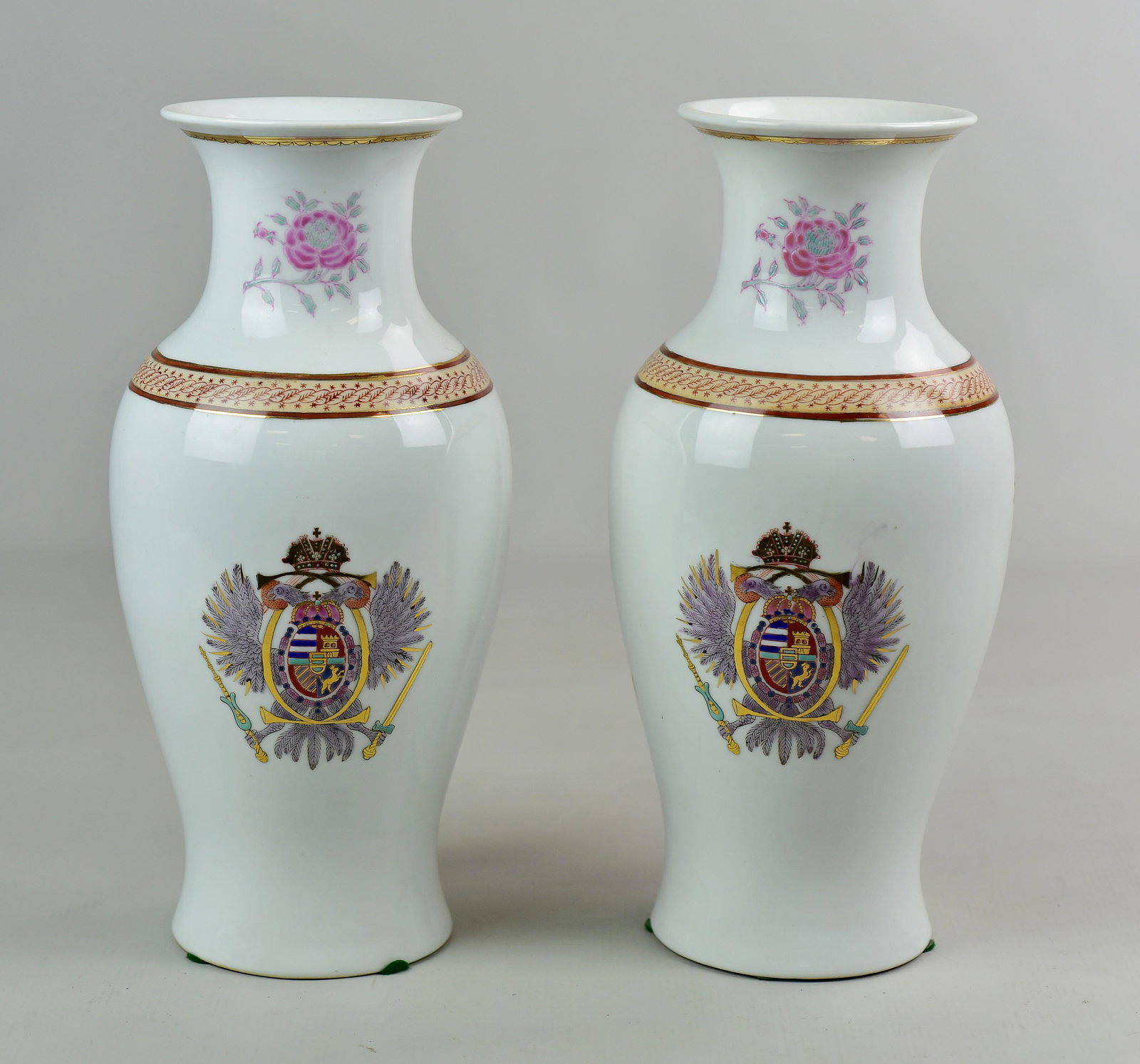 Pr Maitland Smith Coat of Arms Vases: Pr Maitland Smith porcelain vases, double headed eagle crest with coat of arms, 12" h