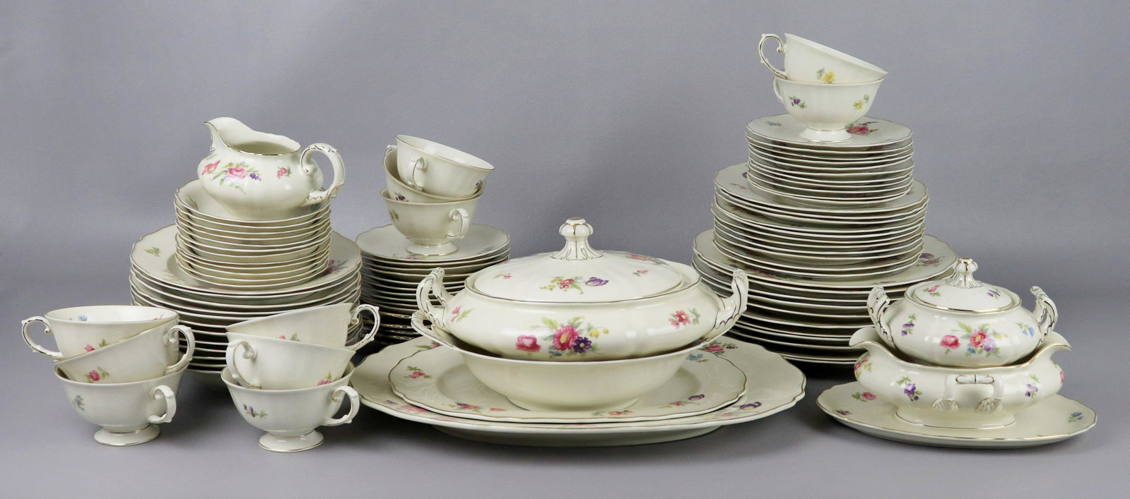 (91) Pcs Porcelain Dinnerware: (86) Pcs Krautheim porcelain dinnerware, Carmen Cream pattern, & (5) pcs Schwarzenhammer, c/o (12) 10" dinner plates, (11) 8" salad plates, (11) 6" B&B plates, (12) 5-1/4" fruit bowls, (12) 8" soup bo