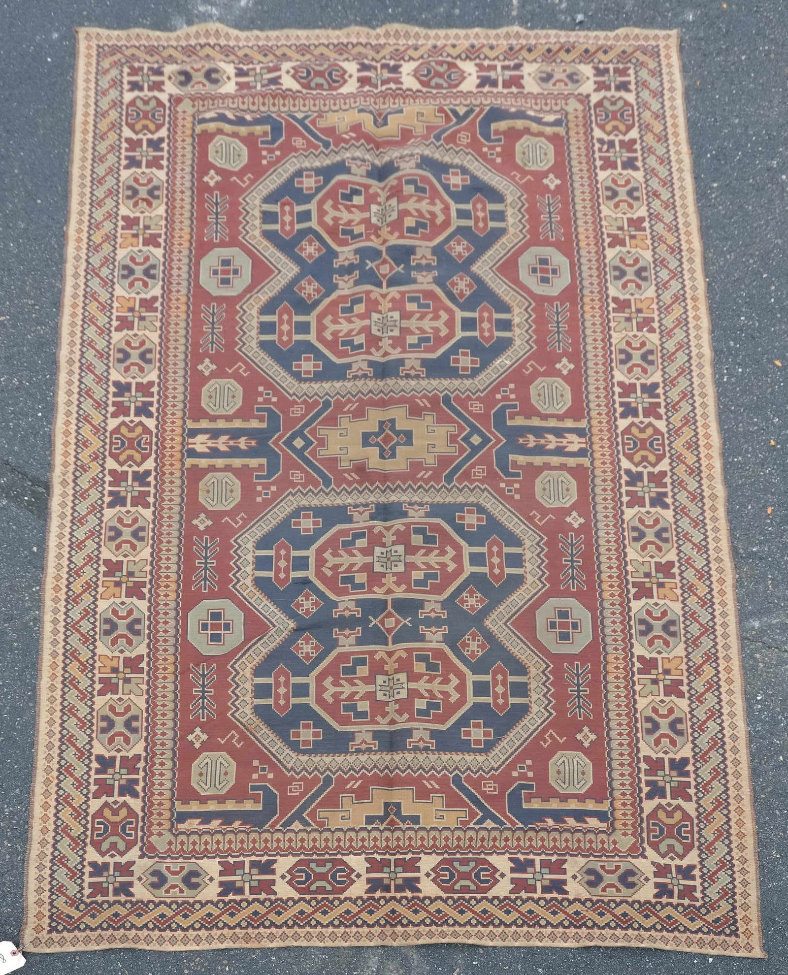 4'10" x 8'8" Turkish Kiliam throw Rug: 4'10" x 8'8" Rug, areas of wear