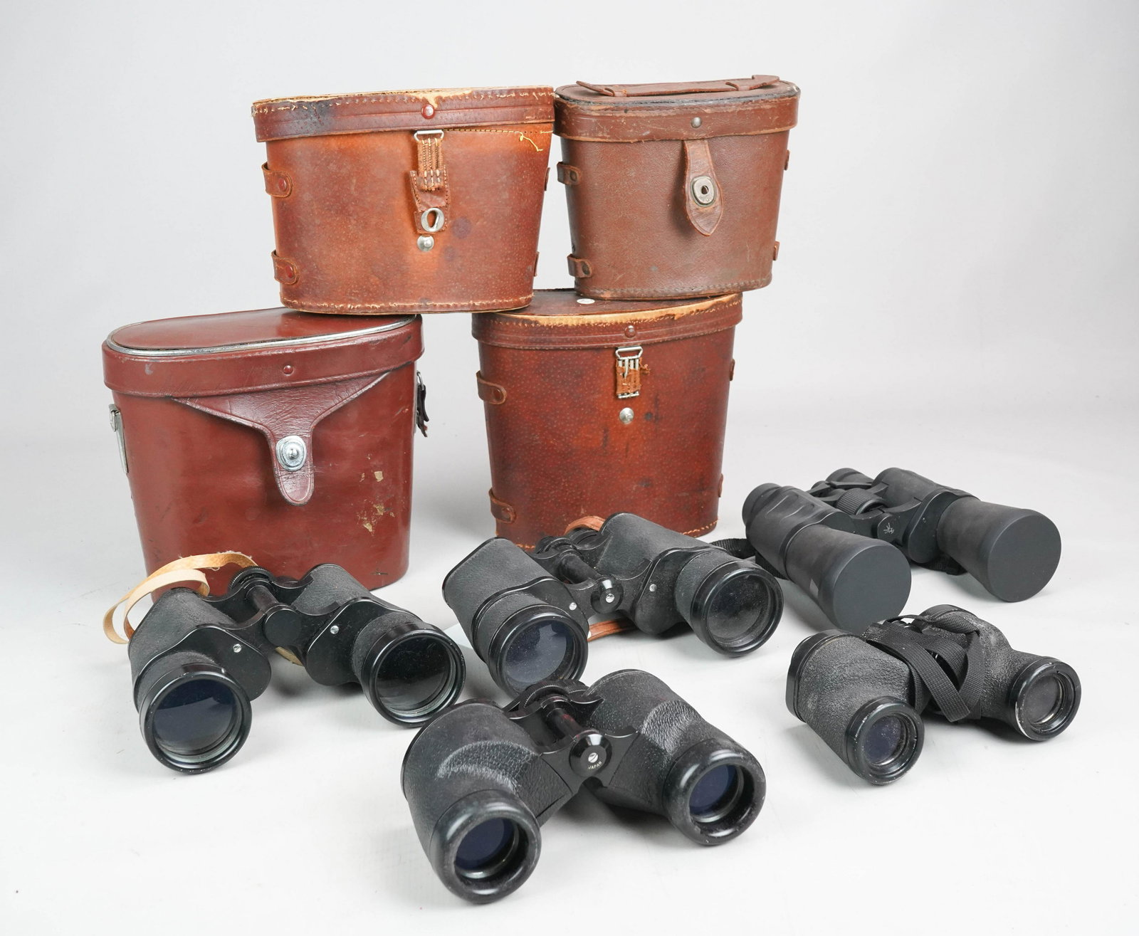 (5) Pair of binoculars: (5) Pair of binoculars, c/o Zuiho 7 x 35 wide angle field 10.5 No 151625, Nipon 7x50 field 7.1, Binocular M13AI 6 x 30, 7 x 50 Ruby Field 7.5, Combat 10x50 Field 5.5