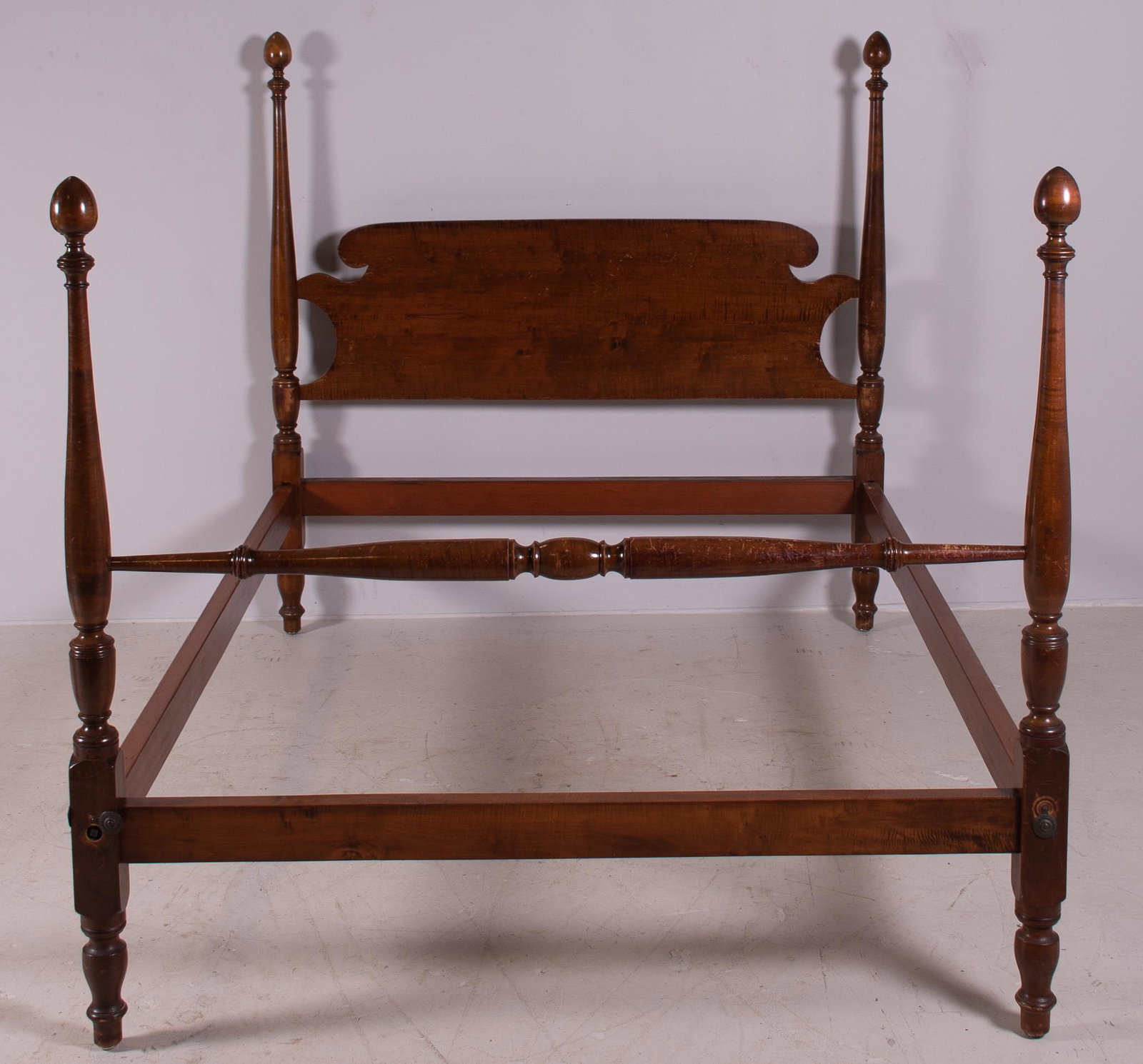 Sheraton style tiger maple Queen size bed: Sheraton style tiger maple Queen size bed, 61" h x 60" w