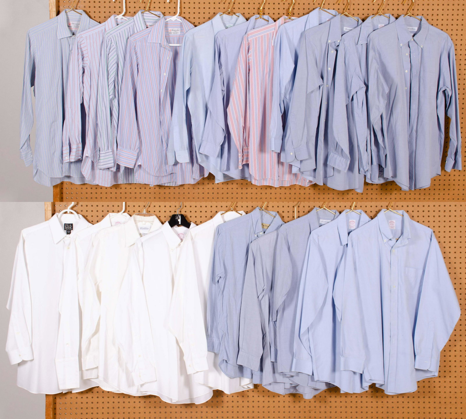 (21) Mens Button Down Dress Shirts: (21) Mens button down dress shirts to include (5) Turnbull & Asser striped button downs, 16-41 and 16-1/2-42, (9) blue Brooks Brothers button downs, 16-4 and 16-34, (4) white Brooks Brothers button do