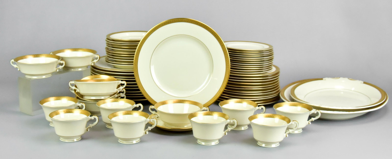 (62) Pcs Syracuse Dinnerware, 'Bracelet' Pattern: (62) Pcs Syracuse dinnerware, bracelet pattern, c/o (12) large size dinner plates, 10-1/4", (12) salad plates, 8", (12) b + b plates, 6-1/4", (6) cream soup/bouillon bowls, (6) teacups, (12) saucers a