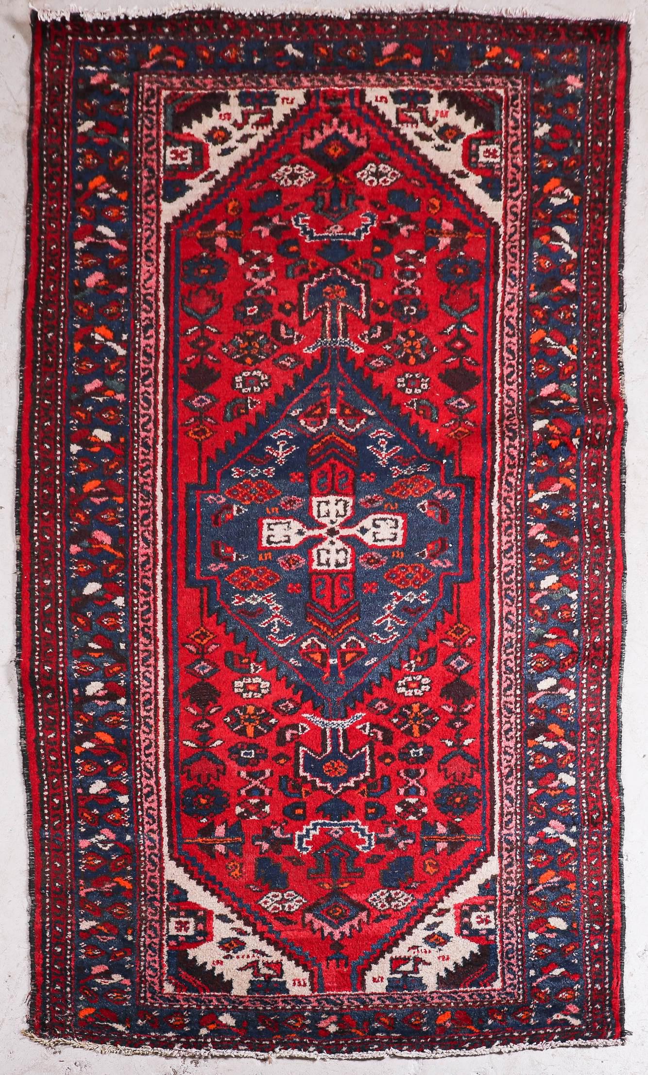 3'6"x6'7" Turkish Throw Rug: 3ft6"x6ft7" Turkish throw rug