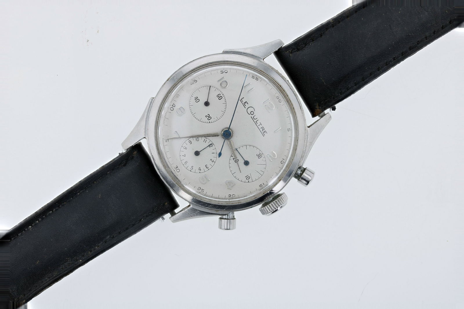Vintage Lecoultre Men's Chronograph Watch: Vintage Men's swiss 17 Jewels VXN Lecoultre Chronograph Watch, Seems to be working when wound. Needs new watch band.