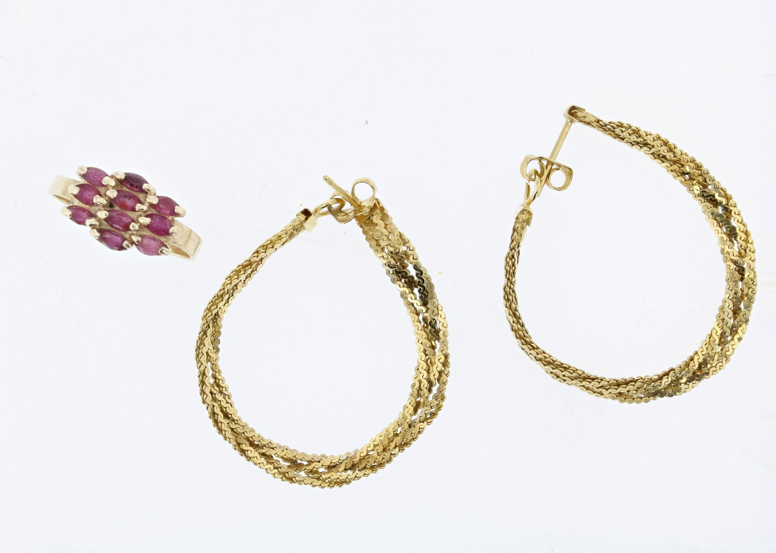 (2) PC 14K Earring and Ring: (2) Pc 14K Earrings and Ring Lot C/O: (1) ladies ring with red stones SZ. 5, and (1) pair of flat braided chain loop earrings. 3.6 Dwt.