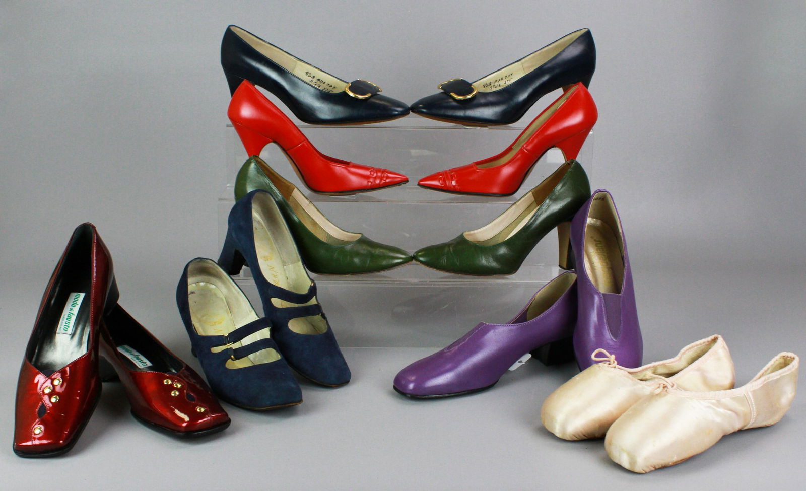 (7) Pair Shoe Grouping: (7) Pair shoe grouping to include Magdesians purple leather low stacked heel pumps, 6-1/2M, Moda Di Fausto italian ruby patent leather low wedge pumps with brass tack and suede detail at vamp, marked