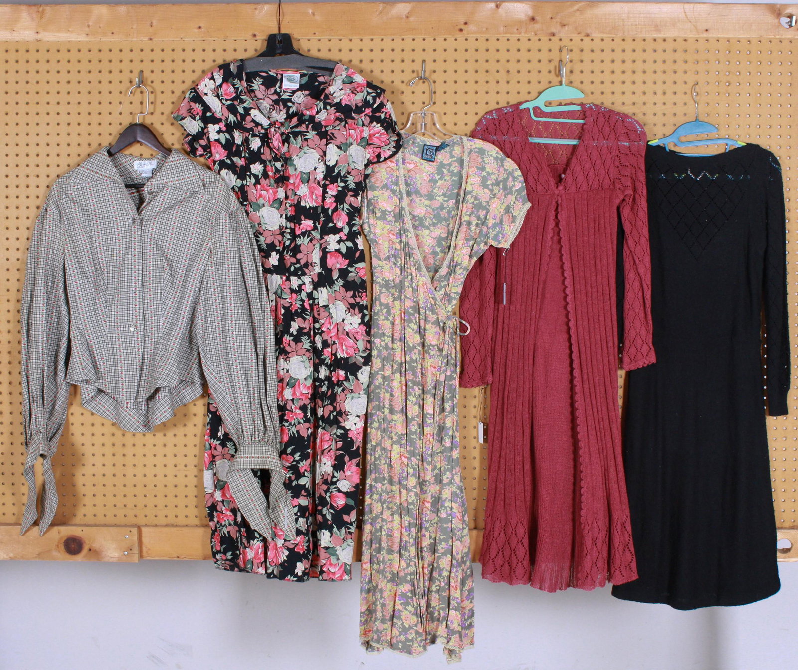 (5) Pc Prairie Dress, Knit and Shape Group: (5) Pc Prairie dress, knit and shape group to include floral rayon wrap dress in 90's does 40's print, S/XS, Laura Ashley painterly floral all rayon dress, 32" bust, batwing sleeves, marked size 12, N