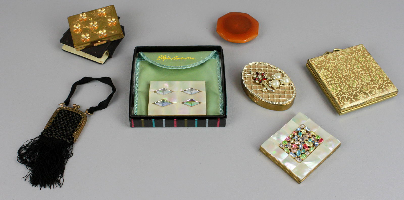 (7) 1950's Compacts and Coin Purses (1 of 3)