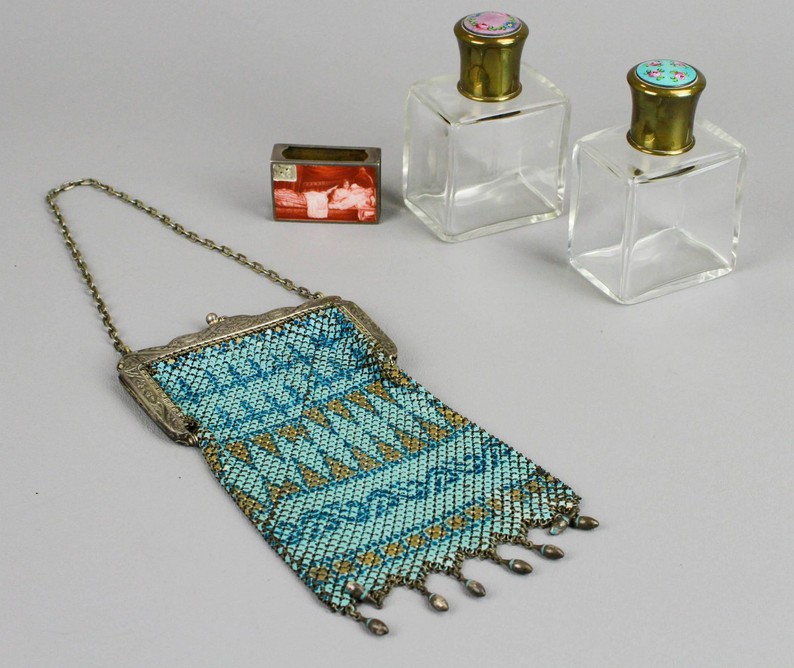 (4) Mandalian Mesh Purse and Russian Matchbox (1 of 3)
