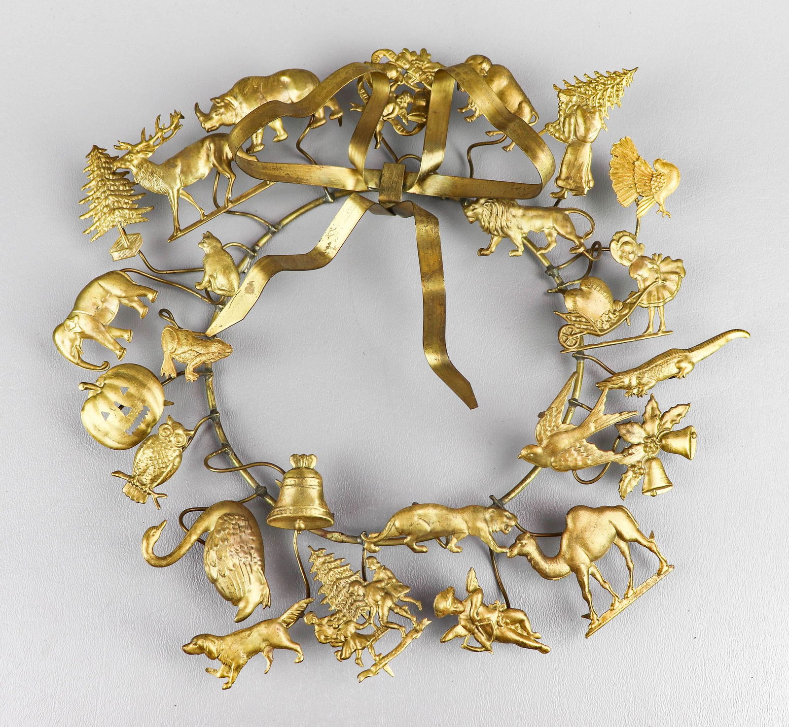 Brass all seasons wreath (1 of 7)