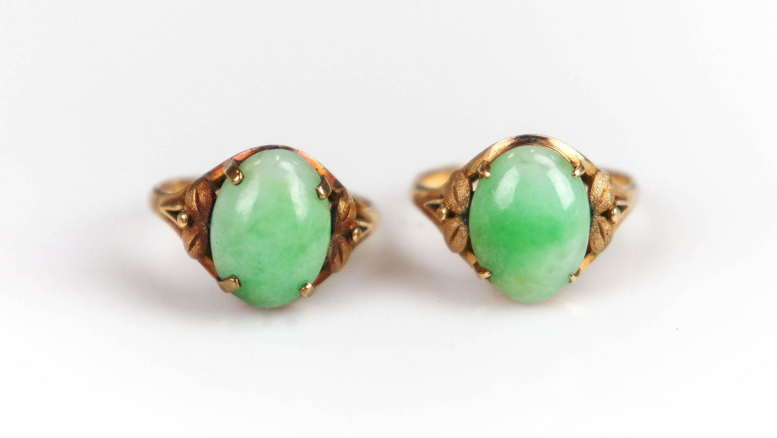 (2) Matching 18K Yellow gold rings (1 of 2)