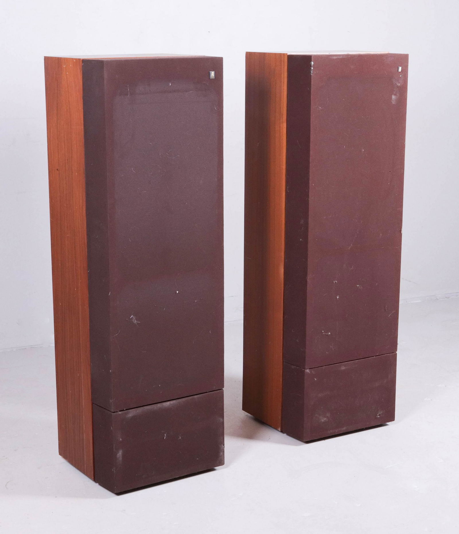 Pr Acoustic Research Floor Speakers (1 of 3)