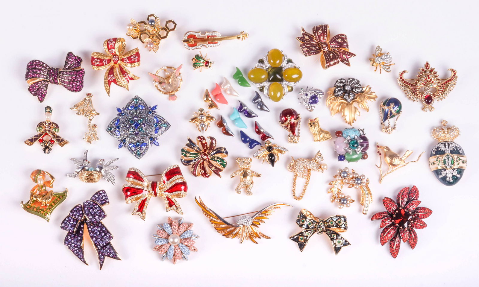 (35) Pc Collection  of Joan Rivers Brooches (1 of 5)