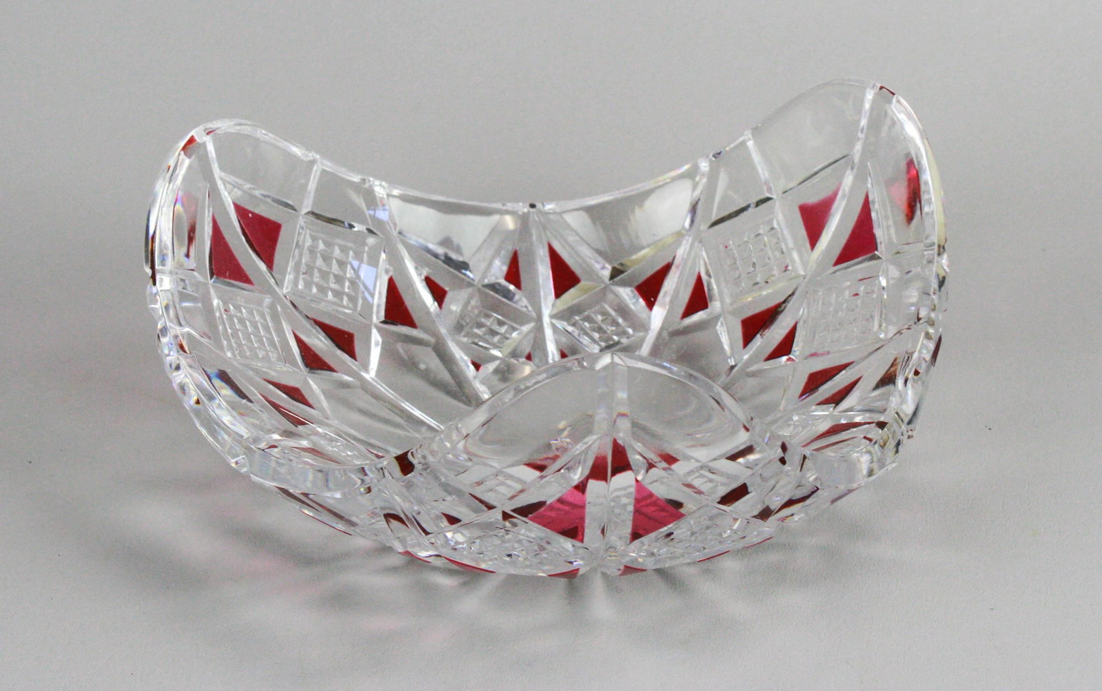 Val St. Lambert Center Bowl: Val St. Lambert center bowl, tri-cornered, in cranberry to clear, signed at underside, 9" diam