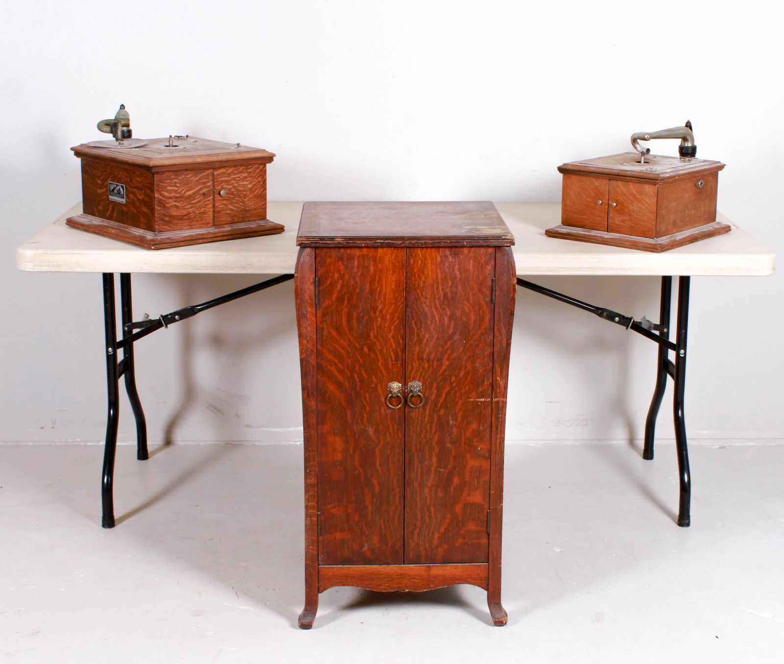 Oak Victor VV-IVA table top disc record player (1 of 12)