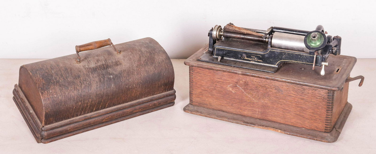 Oak Edison cylinder home phonograph (1 of 2)